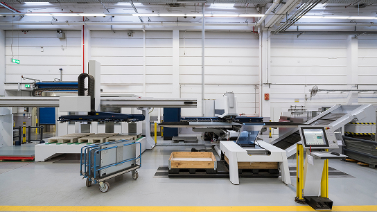 Industrial Dehumidifier Selection Guide: Moisture Load Calculation, Technology Comparison & Facility Protection